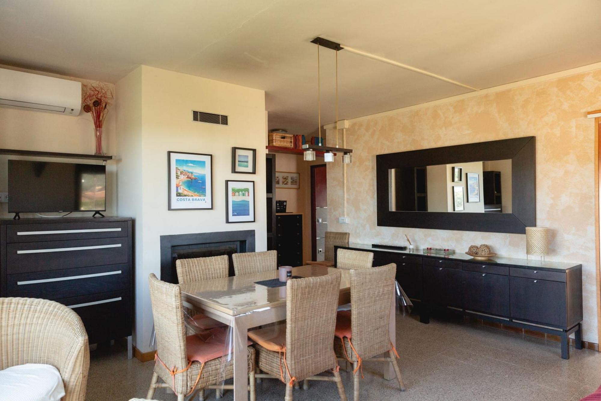 A S'agaro, 1er Etage, 3 Vue Vallee, Balcon Appartement *
